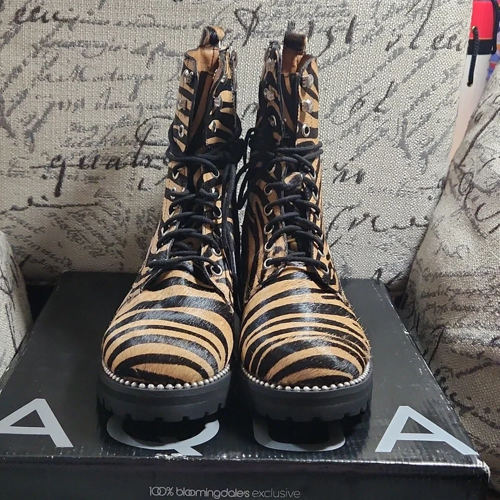 Aqua Women’s Tiger Print Jax Studded Hiker Combat Boots Lace Up Round Toe - Picture 3 of 5